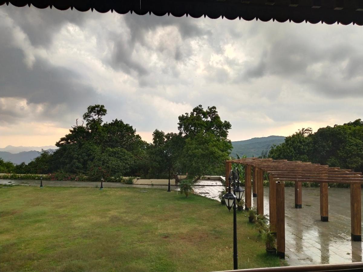 Regenta Mpg Club Mahabaleshwar Hotel Exterior photo